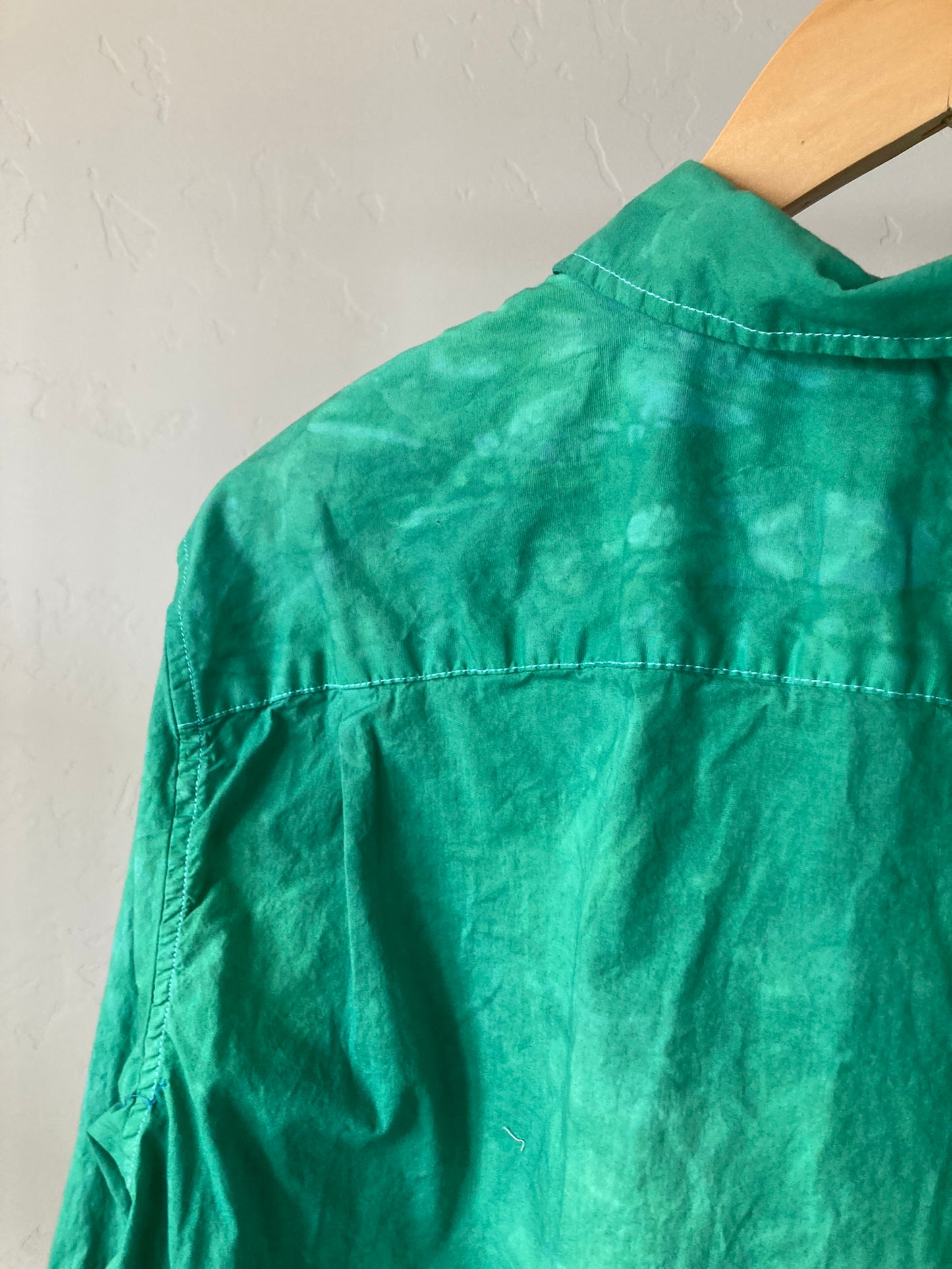 Kelly Green Button-Up- L