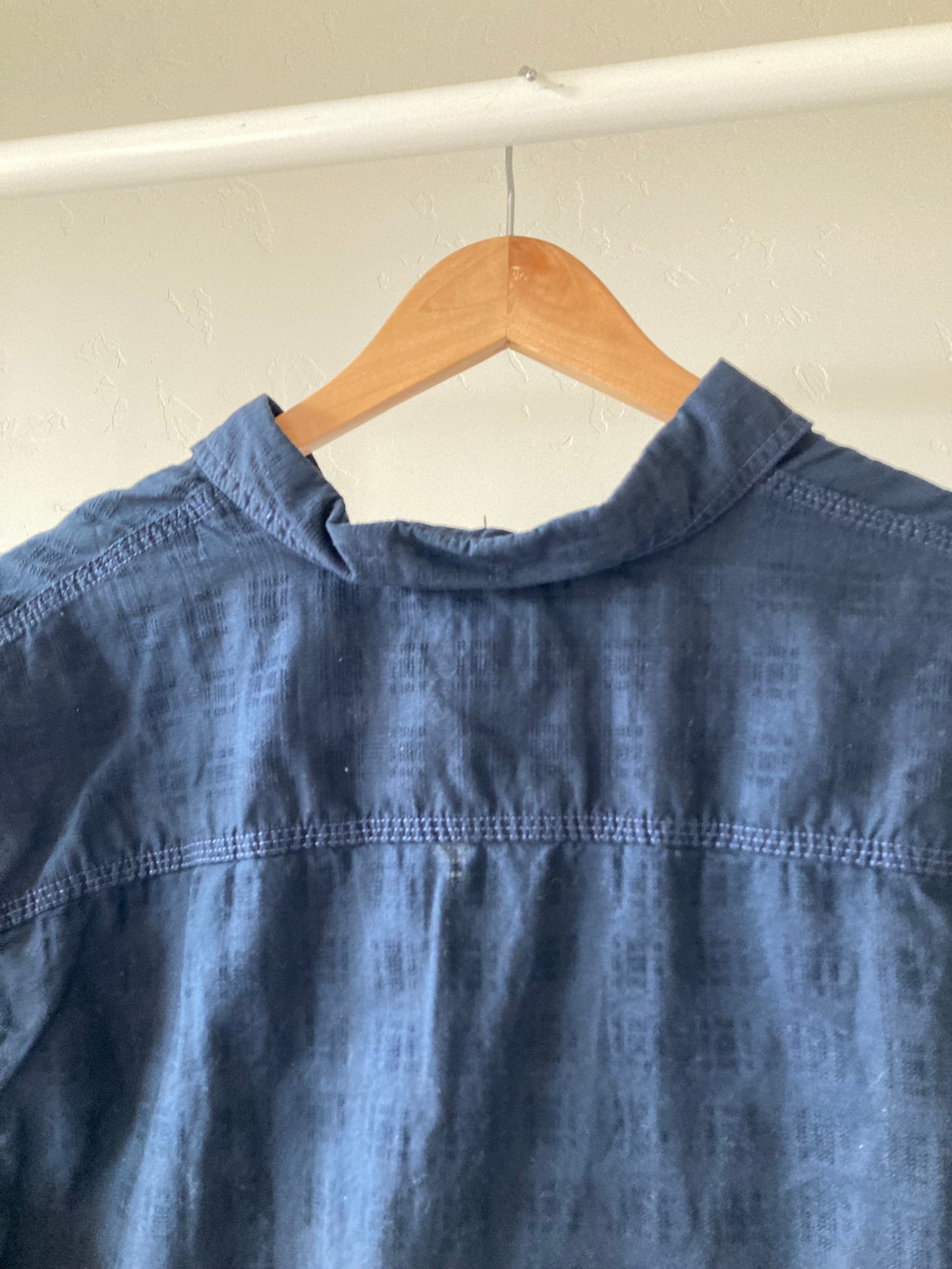 Short Sleeve Button-Up- L
